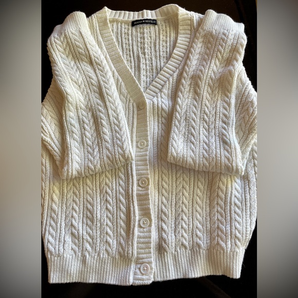 Brandy Melville Elizabeth Cable Knit Cardigan Sweater Cream O/S (small) - Picture 4 of 9